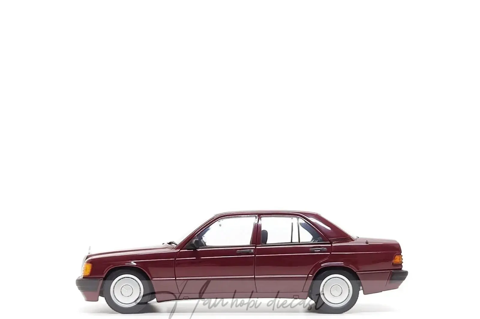 Mercedes benz w201 190 E Autoart Millennium 1:18 Ölçek