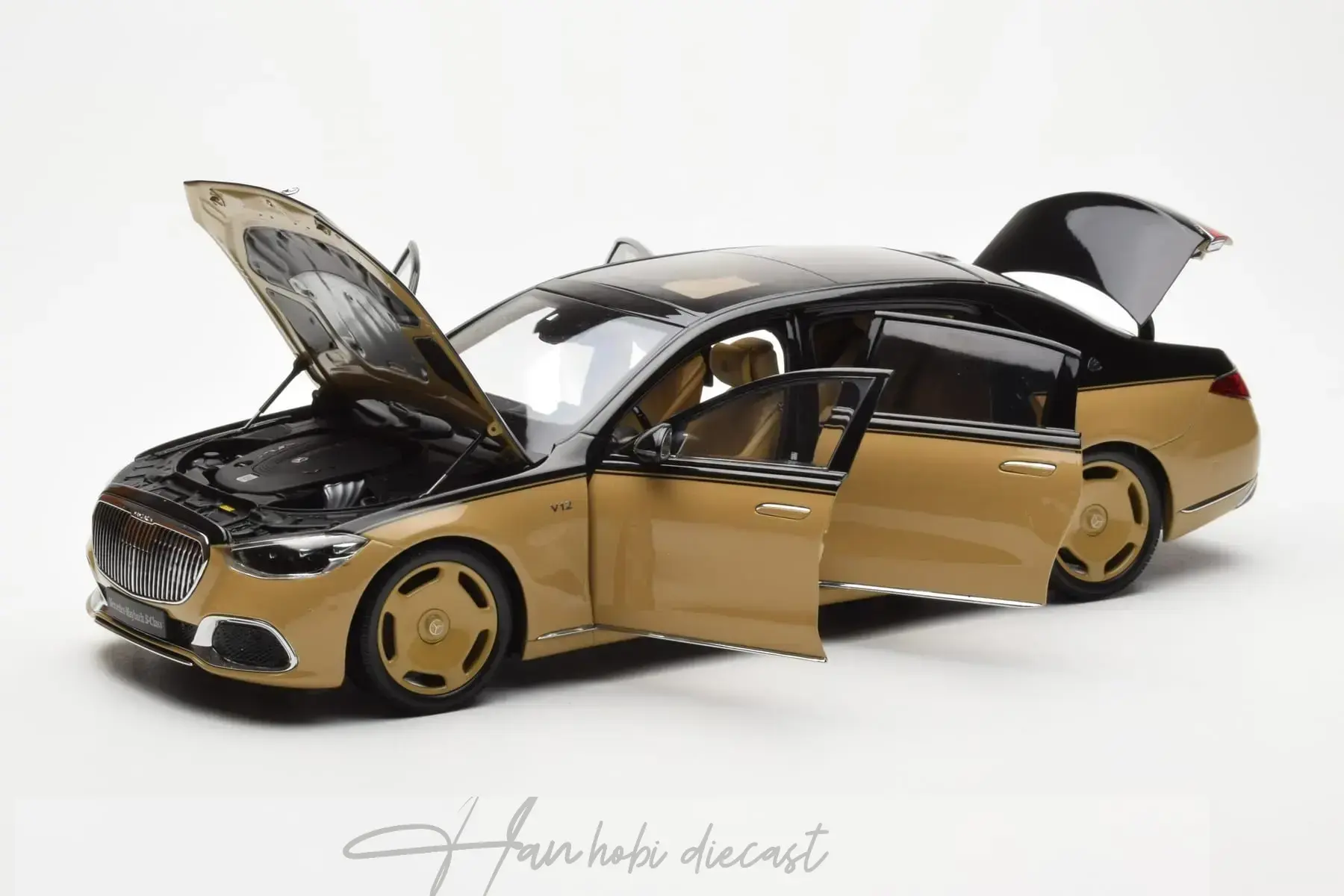 Mercedes Benz Maybach S class Gold-Black Almost real 1:18
