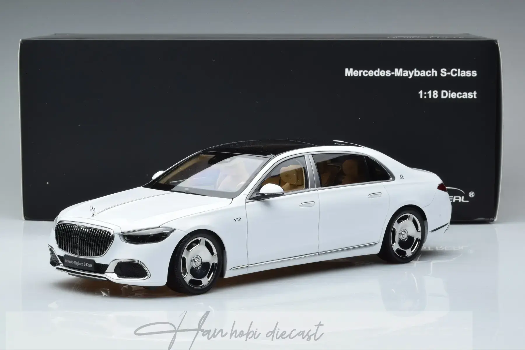 Mercedes Benz Maybach S class White Almost real 1:18 Diecast