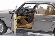 Mercedes Benz 200 W123 1982 Norev 1:18 Diecast