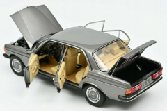 Mercedes Benz 200 W123 1982 Norev 1:18 Diecast