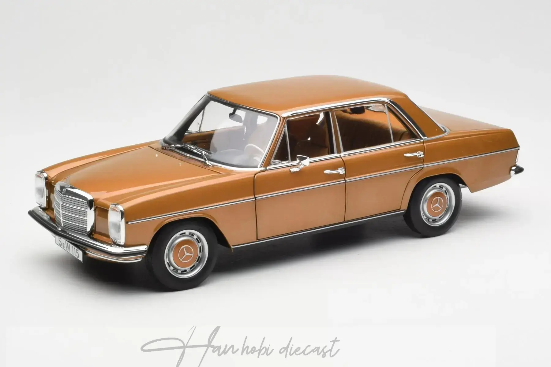 Mercedes Benz  200 W115 1969  Norev 1:18 Diecast