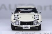 Toyota 2000 Gt 1967 White Autoart 1:18 Diecast