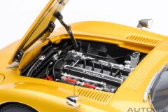 Toyota 2000 Gt 1967 Yellow Autoart 1:18 Diecast