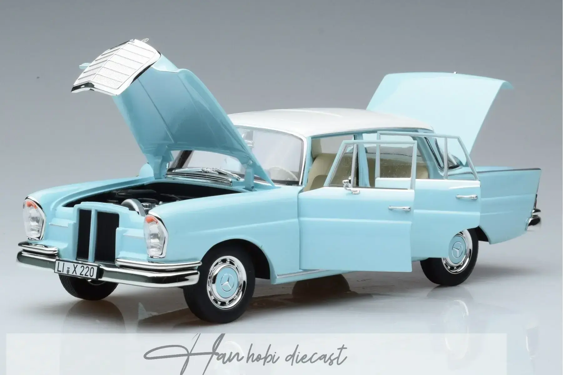 Mercedes Benz 220 S W111 Blue 1965  Norev 1:18 Diecast