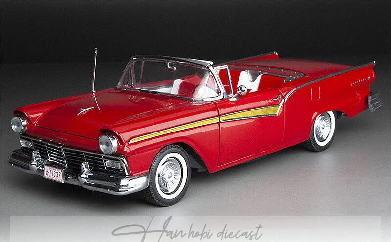Ford Fairline 500 Skyliner 1957 Red Sunstar 1:18