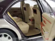 Mercedes Benz Maybach 57 Red Gold Autoart Millennium 1:18