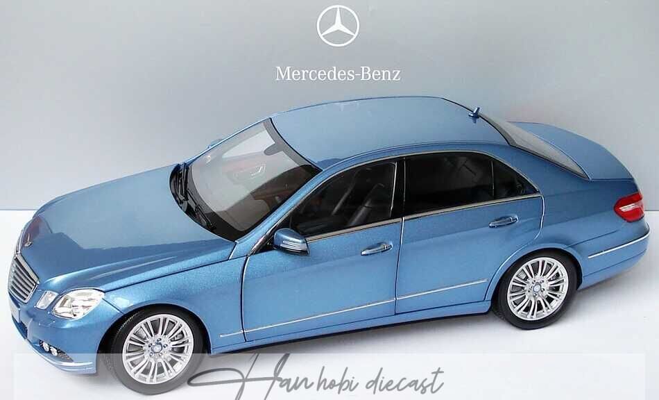 Mercedes Benz E Klasse W212 Elegance Minichamps 1:18 Diecast