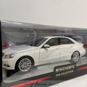 Mercedes Benz E Klasse W212 Elegance White Minichamps 1:18