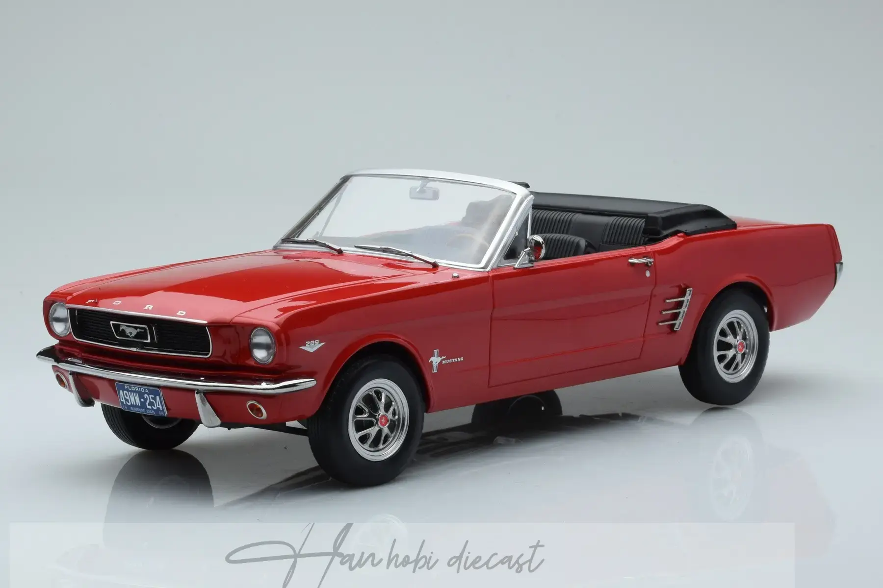 Ford Mustang Convertible 1966 Red Norev 1:18 Diecast