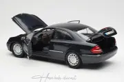 Mercedes Benz W211 Black 2002 Kyosho 1:18 Diecast