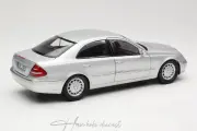 Mercedes Benz W211 Sılver 2002 Kyosho 1:18 Diecast