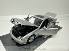 Mercedes Benz Sl500 Coupe Grey AUTOART  1:18 Diecast