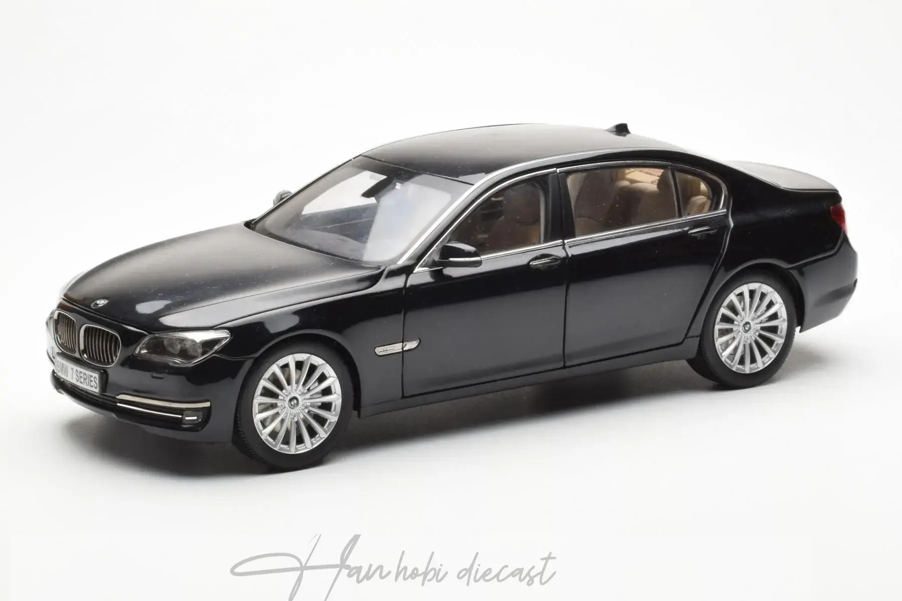 1/18 KYOSHO - BMW - 7-SERIES 750Li FACELIFT 2013