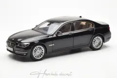 1/18 KYOSHO - BMW - 7-SERIES 750Li FACELIFT 2013