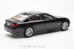 1/18 KYOSHO - BMW - 7-SERIES 750Li FACELIFT 2013