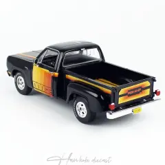 1980 Dodge D150 Pick-M-Up AutoWorld 1/18 Siyah
