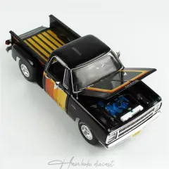 1980 Dodge D150 Pick-M-Up AutoWorld 1/18 Siyah