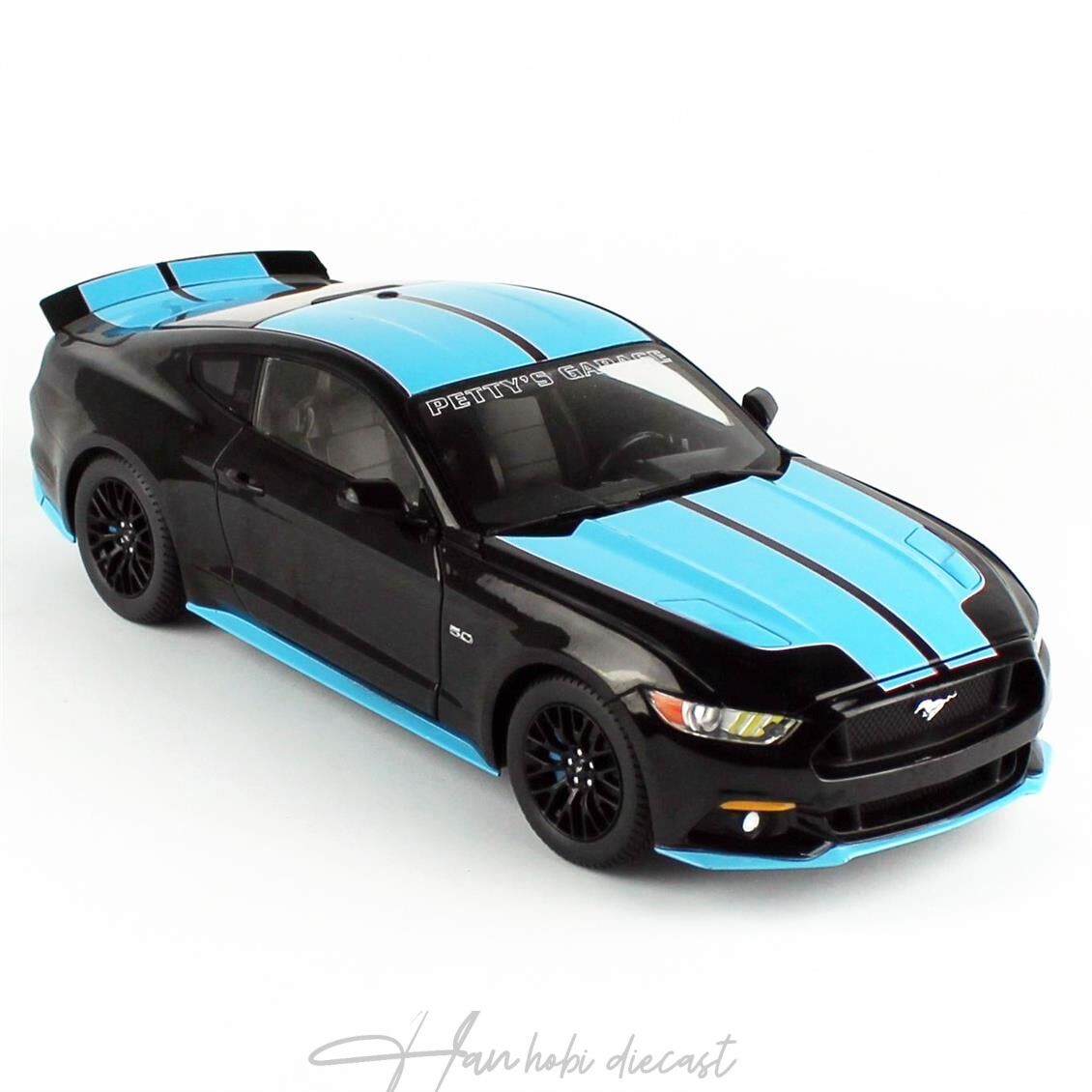 2015 Ford Mustang Petty's Garage,AutoWorld  1/18 Ölçek
