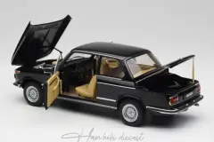BMW E12 2002 L Black AUTOart 1/18