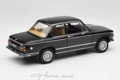 BMW E12 2002 L Black AUTOart 1/18