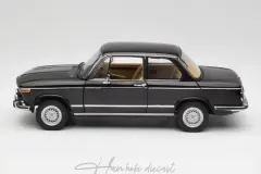 BMW E12 2002 L Black AUTOart 1/18