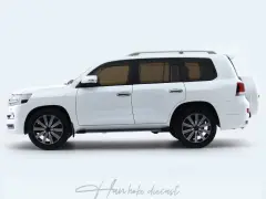 Toyota Land Cruiser LC200 white 1:18 Kengfai