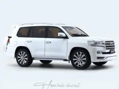 Toyota Land Cruiser LC200 white 1:18 Kengfai