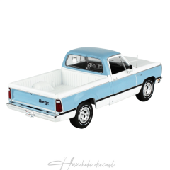 1977 Dodge Adventurer Sweptline AutoWorld 1/18 Ölçek,