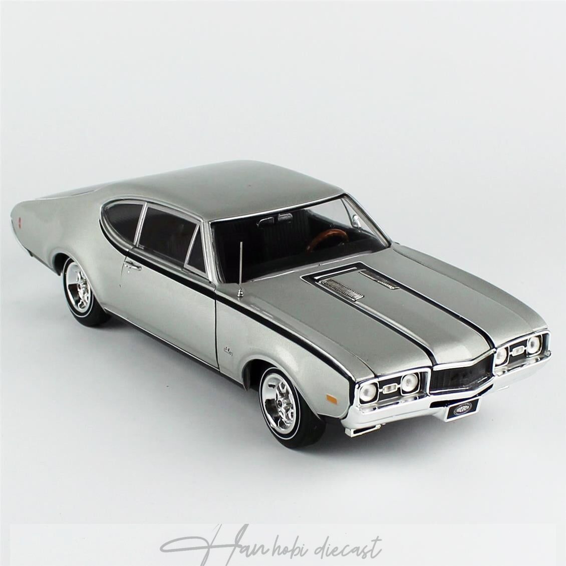 1968 Oldsmobile Hurst Olds 2-AutoWorld  1/18 Ölçek