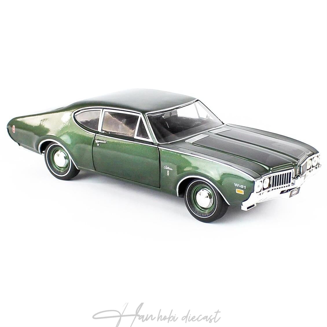 1969 Olds Cutlass W31 AutoWorld 1/18 Ölçek Glade Green