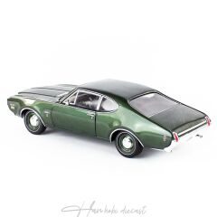 1969 Olds Cutlass W31 AutoWorld 1/18 Ölçek Glade Green