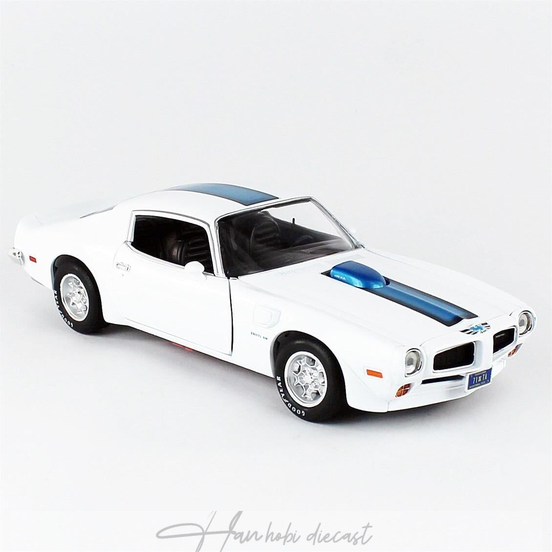 1971 Pontiac Firebird Trans Am, AutoWorld 1/18 Ölçek White