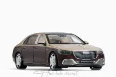 Mercedes - Maybach 2021 Gold/Rubellite Red 1:18 Almost Real