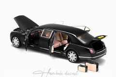 Bentley Mulsanne Grand Limousine Black 1/18 Almost Real