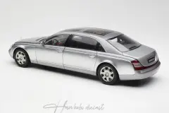 Mercedes-Maybach 62 LWB Himalaya Silver Dealer AUTOart 1/18