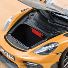 NOREV Porsche Cayman GT4 RS w/Weissach Pack 2023
