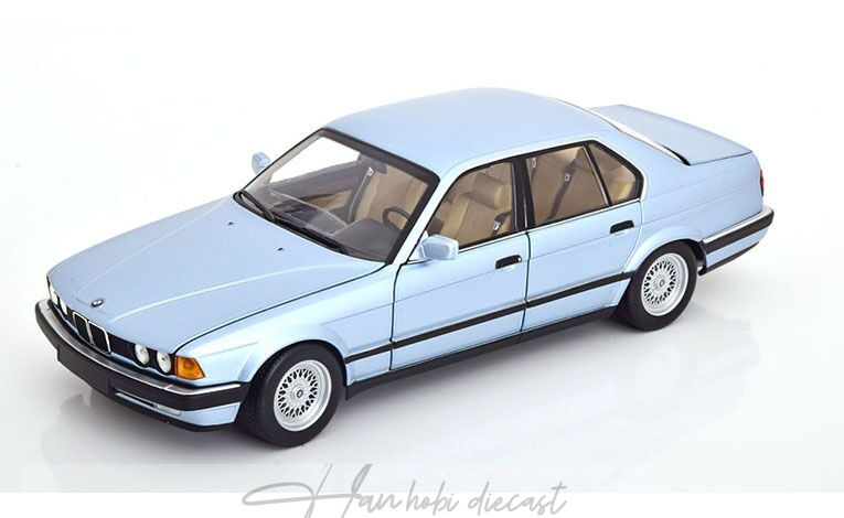 1/18 BMW E32 Series 7 730i Limousine 1986 1994 Light Blue