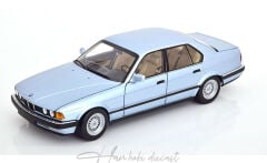 1/18 BMW E32 Series 7 730i Limousine 1986 1994 Light Blue