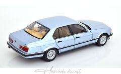 1/18 BMW E32 Series 7 730i Limousine 1986 1994 Light Blue
