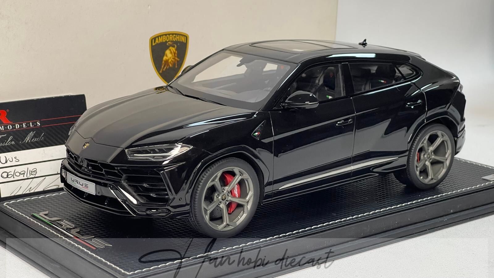 MR-MODELS - LAMBORGHİNİ URUS S (BLACK)
