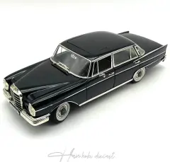Mercedes Benz 300 SE Limousine 1965 Revell 1:18