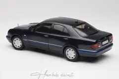 Mercedes E-Class W210 E320 Sedan 1998 Blue Sun Star 1:18