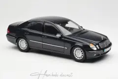 Mercedes E Class W211 2002 Blue Metallic Kyosho 1/18