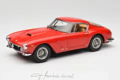 Ferrari 250 GT SWB 1961 Red CMC 1/18