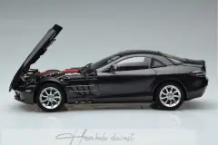 Mercedes SLR McLaren 2003 Black CMC 1/18