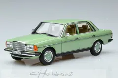 Mercedes 200 W123 Green 1982 Norev 1/18