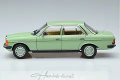 Mercedes 200 W123 Green 1982 Norev 1/18