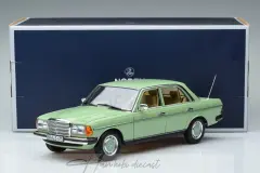 Mercedes 200 W123 Green 1982 Norev 1/18