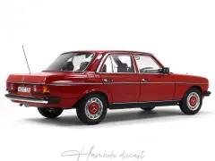 Mercedes 200 W123 Red 1982 Norev 1/18